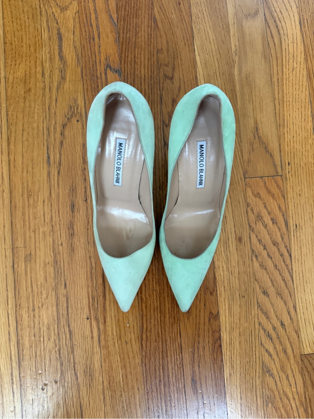 Manolo Blahnik Light Mint Green Suede Pointed-Toe Pumps - Picture 4 of 9